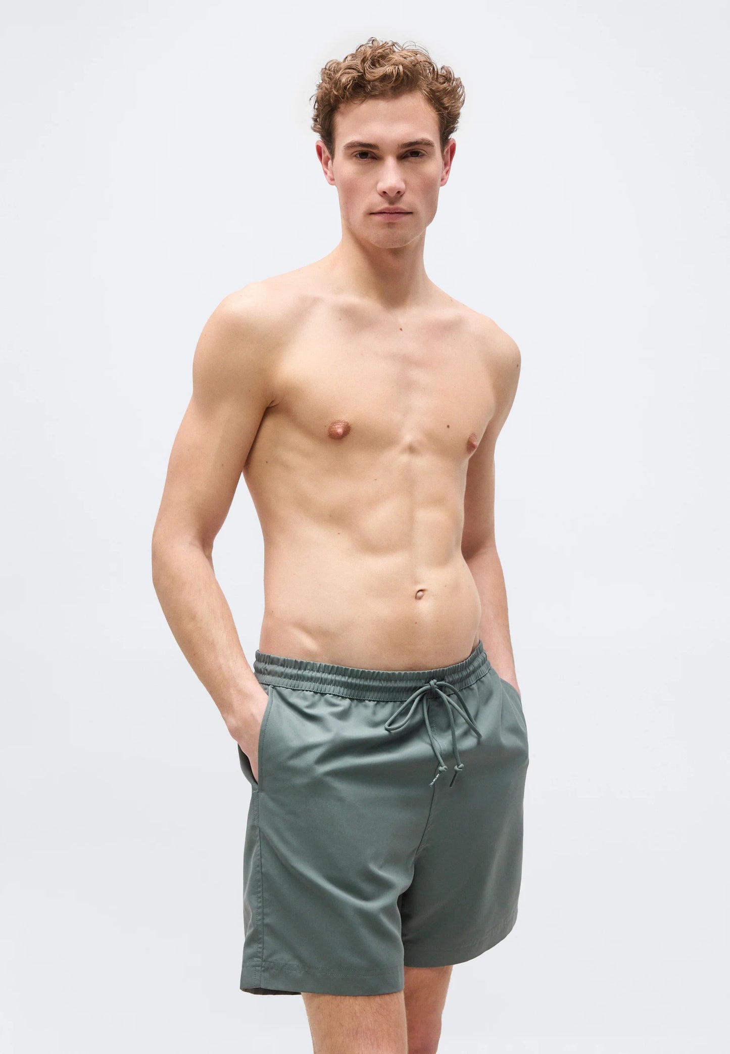 Carhartt WIP CHASE SWIM TRUNKS – Velvet Green / Gold-Coloured